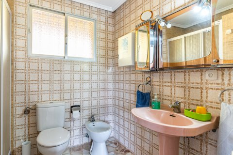 Villa for rent Pozuelo de Alarcon, Madrid, Spain 4 bedrooms, 228 sq.m. No. 129952 - photo 9