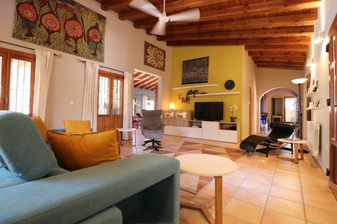 Finca myytävänä Catral, Alicante, Espanja, 7 makuuhuonetta, 396 m2 No. 125813 - kuva 5