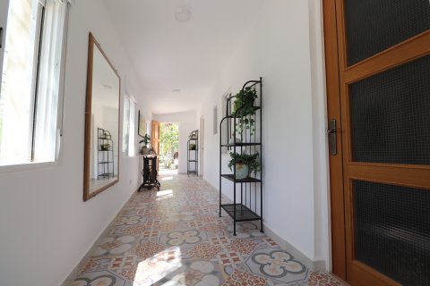 Finca myytävänä Catral, Alicante, Espanja, 7 makuuhuonetta, 396 m2 No. 125813 - kuva 27