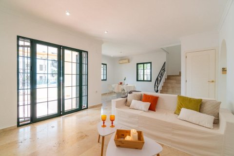 Villa till salu i Villamartin, Alicante, Spanien 3 sovrum, 125 kvm. Nr. 131850 - foto 2