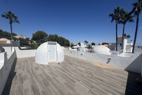 Villa till salu i Villamartin, Alicante, Spanien 2 sovrum, 70 kvm. Nr. 131853 - foto 23