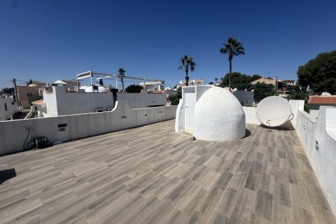 Villa till salu i Villamartin, Alicante, Spanien 2 sovrum, 70 kvm. Nr. 131853 - foto 24