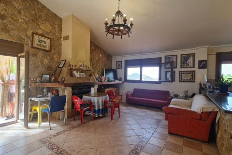 Villa for sale Petrer, Alicante, Spain 4 bedrooms, 700 sq.m. No. 131854 - photo 9