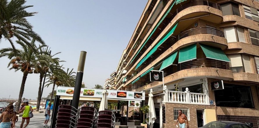 Apartment Torrevieja, Alicante, Spain 3 bedrooms, 93 sq.m. No. 131851