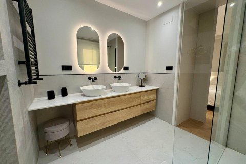 Dzīvoklis pārdošanā Madrid, Spānijā 2 istabas, 111 m2 Nr. 130648 - attēls 14
