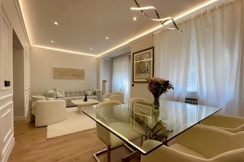 Dzīvoklis pārdošanā Madrid, Spānijā 2 istabas, 111 m2 Nr. 130648 - attēls 1
