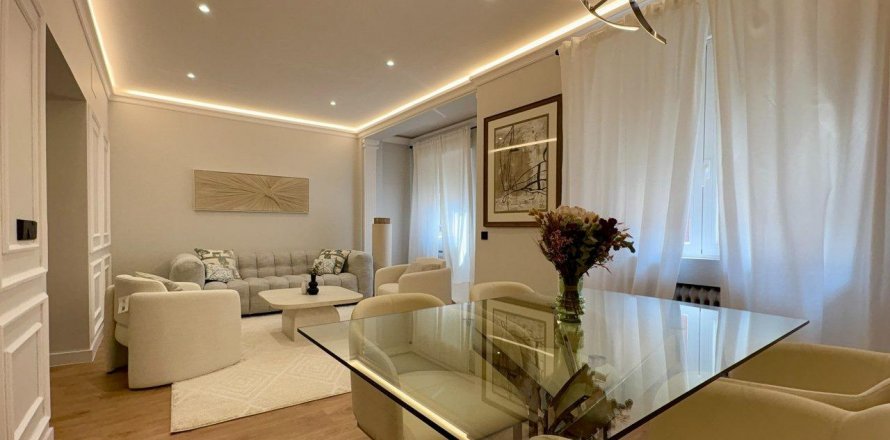 Dzīvoklis Madrid, Spānijā 2 istabas, 111 m2 Nr. 130648