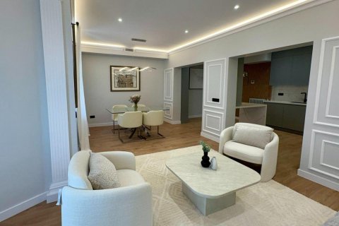 Dzīvoklis pārdošanā Madrid, Spānijā 2 istabas, 111 m2 Nr. 130648 - attēls 3