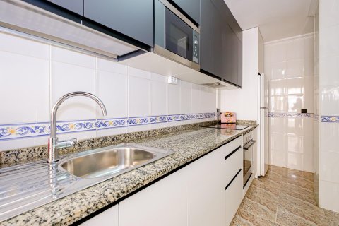 Dzīvoklis īrēšanai Torrevieja, Alicante, Spānijā 1 istaba, 70 m2 Nr. 130649 - attēls 18