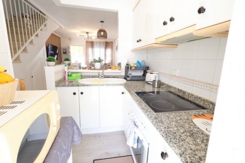Townhouse for sale Torre de la Horadada, Alicante, Spain 2 bedrooms, 70 sq.m. No. 128928 - photo 11