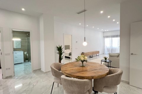 Apartment for sale Torrevieja, Alicante, Spain 2 bedrooms, 101 sq.m. No. 131464 - photo 2