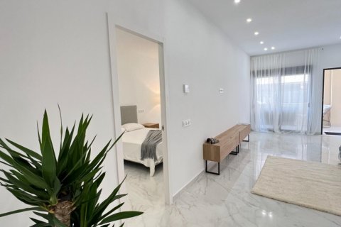Apartment for sale Torrevieja, Alicante, Spain 2 bedrooms, 101 sq.m. No. 131464 - photo 10