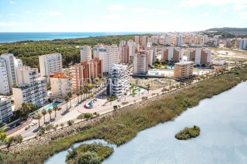 Takvåning till salu Guardamar del Segura, Alicante, Spanien 2 sovrum, 80 kvm. Nr. 131263 - foto 2