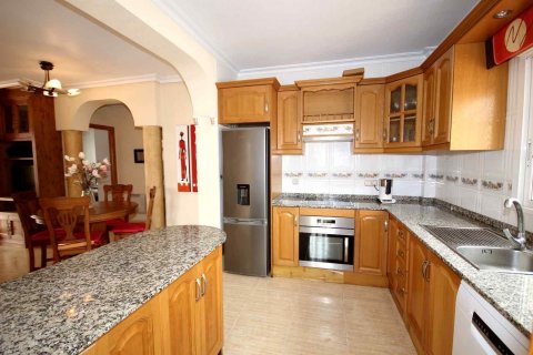 Villa till salu Guardamar del Segura, Alicante, Spanien 3 sovrum, 106 kvm. Nr. 125885 - foto 22