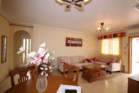 Villa till salu Guardamar del Segura, Alicante, Spanien 3 sovrum, 106 kvm. Nr. 125885 - foto 15