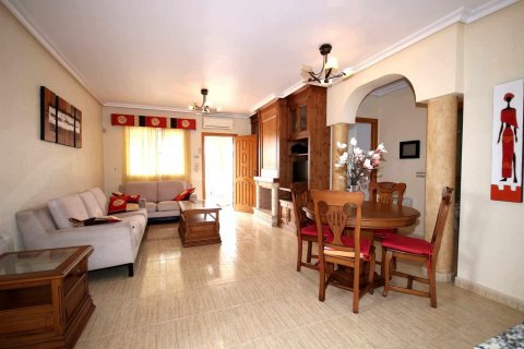 Villa till salu Guardamar del Segura, Alicante, Spanien 3 sovrum, 106 kvm. Nr. 125885 - foto 18