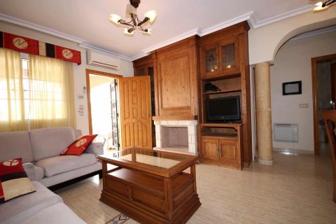 Villa till salu Guardamar del Segura, Alicante, Spanien 3 sovrum, 106 kvm. Nr. 125885 - foto 17