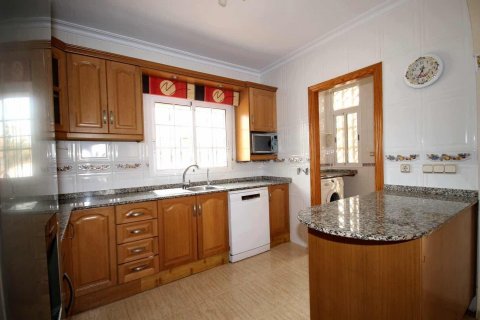 Villa till salu Guardamar del Segura, Alicante, Spanien 3 sovrum, 106 kvm. Nr. 125885 - foto 19