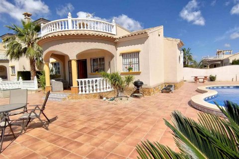 Villa till salu Guardamar del Segura, Alicante, Spanien 3 sovrum, 106 kvm. Nr. 125885 - foto 1