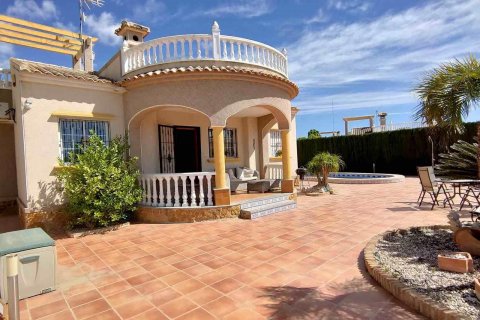 Villa till salu Guardamar del Segura, Alicante, Spanien 3 sovrum, 106 kvm. Nr. 125885 - foto 2