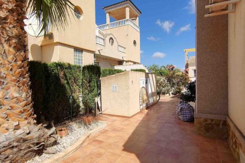 Villa till salu Guardamar del Segura, Alicante, Spanien 3 sovrum, 106 kvm. Nr. 125885 - foto 6