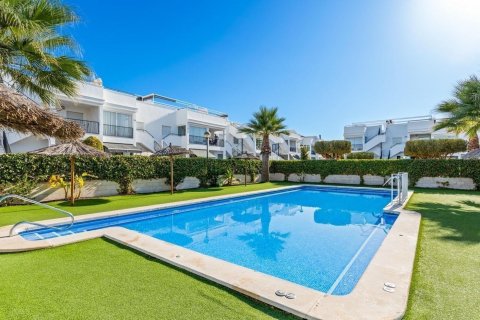 Bungalow en venta Torrevieja, Alicante, España 2 dormitorios, 68 m2 No. 125882 - foto 1