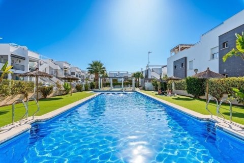 Bungalow en venta Torrevieja, Alicante, España 2 dormitorios, 68 m2 No. 125882 - foto 19