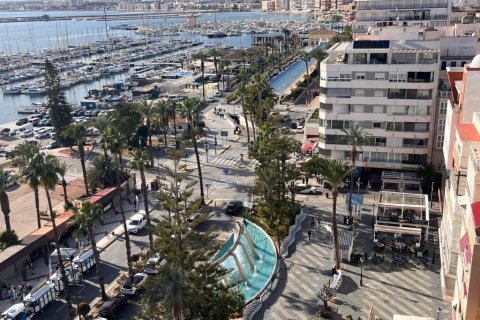 Apartment for sale Torrevieja, Alicante, Spain 2 bedrooms,  No. 125728 - photo 13