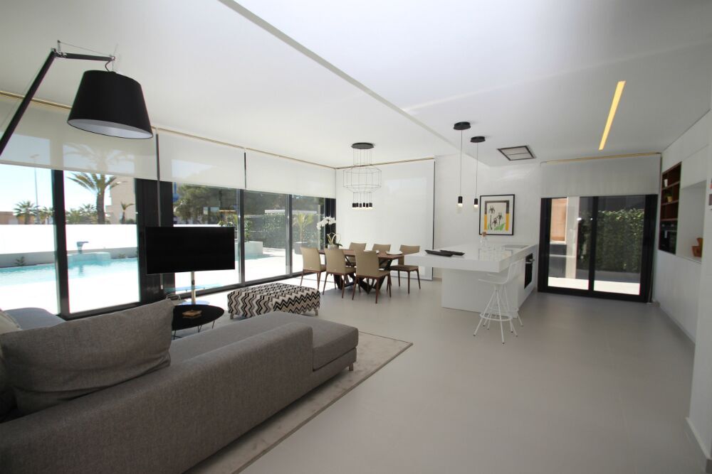 Huvila San Miguel de Salinas, Alicante, Espanja 4 makuuhuonetta, 135 m2 No. 132301