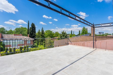 Casa adosada en venta Madrid, España 6 dormitorios, 519 m2 No. 121657 - foto 17