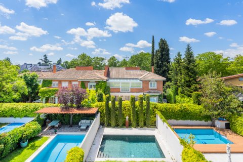 Casa adosada en venta Madrid, España 6 dormitorios, 519 m2 No. 121657 - foto 2