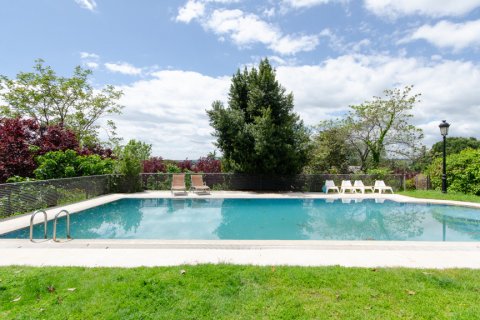 Продажа виллы в Фуэнте-дель-Фресно, Мадрид, Испания 6 спален, 489м2 №121656 - фото 2