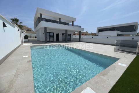 Продажа виллы в Рохалес, Аликанте, Испания 4 спальни, 150м2 №121661 - фото 7