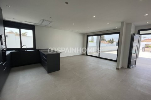 Продажа виллы в Рохалес, Аликанте, Испания 4 спальни, 150м2 №121661 - фото 23