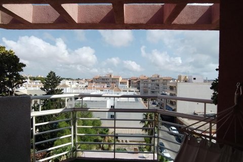 Apartamento en venta Torrevieja, Alicante, España 2 dormitorios,  No. 128904 - foto 10