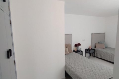 Apartamento en venta Torrevieja, Alicante, España 2 dormitorios,  No. 128904 - foto 27