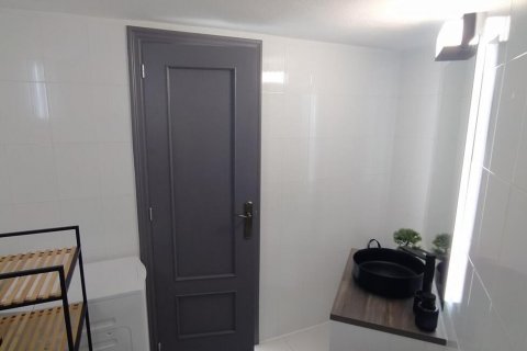 Apartamento en venta Torrevieja, Alicante, España 2 dormitorios,  No. 128904 - foto 23