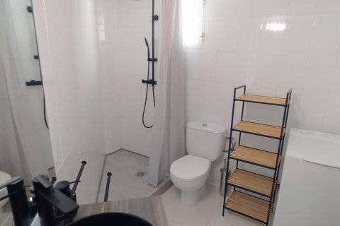 Apartamento en venta Torrevieja, Alicante, España 2 dormitorios,  No. 128904 - foto 26