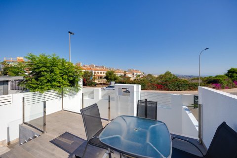 Villa till salu Torrevieja, Alicante, Spanien 2 sovrum, 88 kvm. Nr. 128903 - foto 3