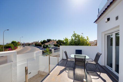 Villa till salu Torrevieja, Alicante, Spanien 2 sovrum, 88 kvm. Nr. 128903 - foto 4