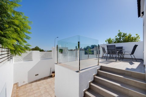Villa till salu Torrevieja, Alicante, Spanien 2 sovrum, 88 kvm. Nr. 128903 - foto 2