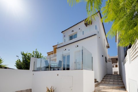 Villa till salu Torrevieja, Alicante, Spanien 2 sovrum, 88 kvm. Nr. 128903 - foto 1
