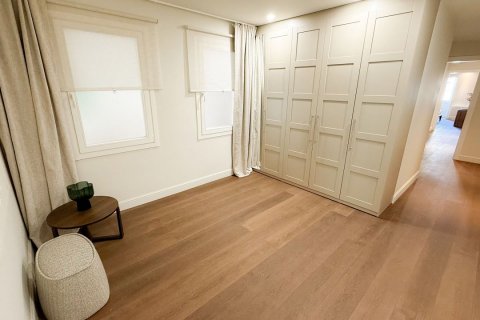 Apartment for sale Barcelona, Spain 3 rooms, 161 sq.m. No. 122105 - photo 11