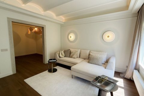 Apartment for sale Barcelona, Spain 3 rooms, 161 sq.m. No. 122105 - photo 4