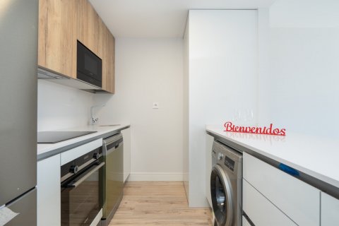 Apartment for sale Madrid, Spain 2 bedrooms, 96 sq.m. No. 122424 - photo 9