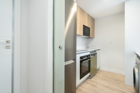 Apartment for sale Madrid, Spain 2 bedrooms, 96 sq.m. No. 122424 - photo 8
