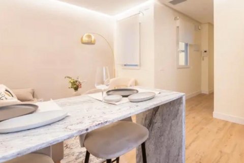 Продажа квартиры в Мадрид, Испания 1 спальня, 32м2 №122420 - фото 6
