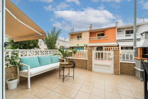 Townhouse à vendre Torrevieja, Alicante, Espagne, 4 chambres, 80 m2 No. 131913 - photo 2