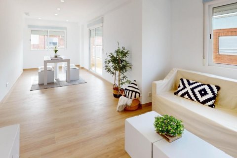 Apartamento en venta València, España 3 dormitorios, 109 m2 No. 132777 - foto 2