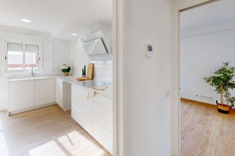 Apartamento en venta València, España 3 dormitorios, 109 m2 No. 132777 - foto 5
